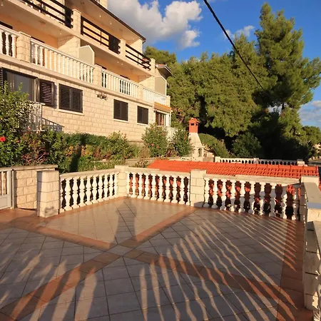 Apartment Prizba 9276a Blato (Korcula)